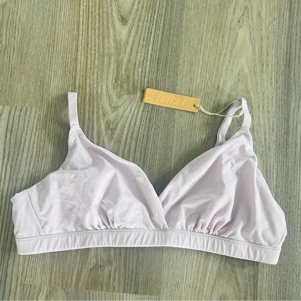 Skims NWT Fits Everybody Bra